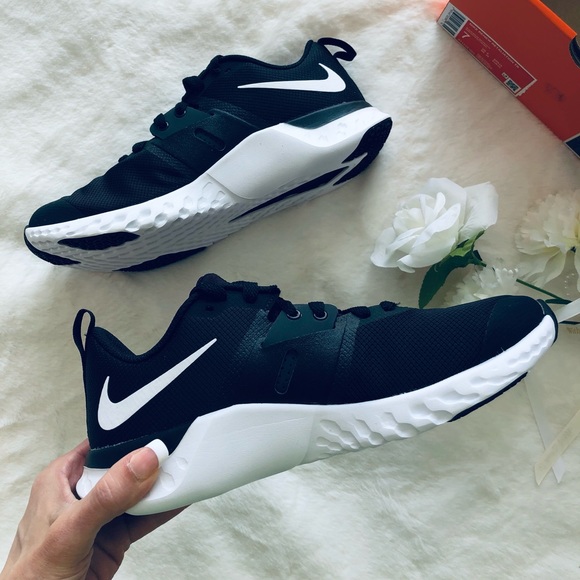 Nike Renew Retaliation. Brand new! Women’s Sz 7 - Picture 4 of 11